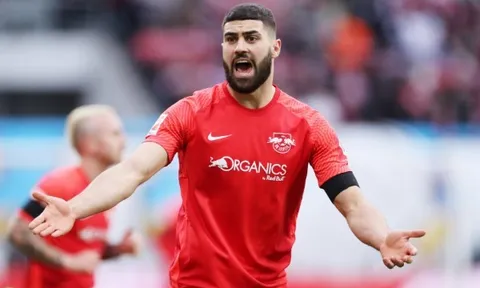 Rõ bom tấn Man City sẽ 'nổ' sau khi mất Ake
