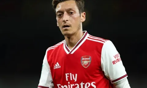 Rõ lý do vì sao Ozil không chịu giảm lương tại Arsenal