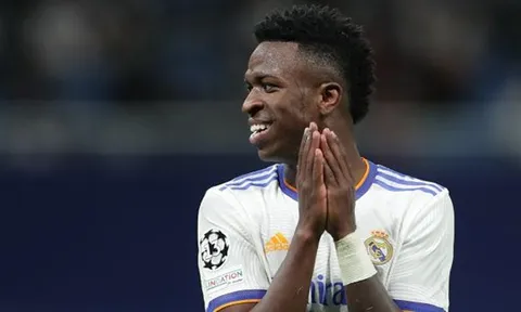 Rõ lý do Vinicius làm loạn ngay trước mặt Ancelotti