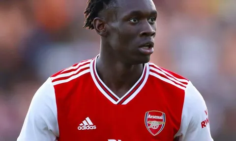 Rõ thời gian sao trẻ Arsenal rời sân Emirates