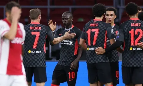 Robin van Persie: "Liverpool thật sự ăn may trước Ajax Amsterdam"