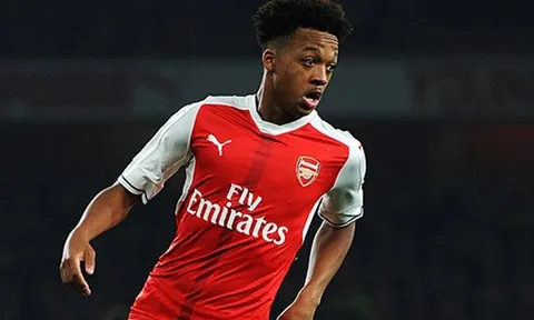 Rời Arsenal 5 năm, cầu thủ kể lại chuyện rất xấu hổ trong buổi tập