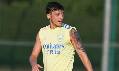 Rời Arsenal, Ozil sắp có bến đỗ mới trong vòng 3 tuần tới?