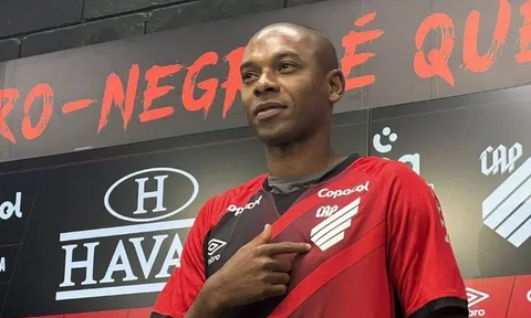 Rời Man City, Fernandinho gia nhập đội bóng mới