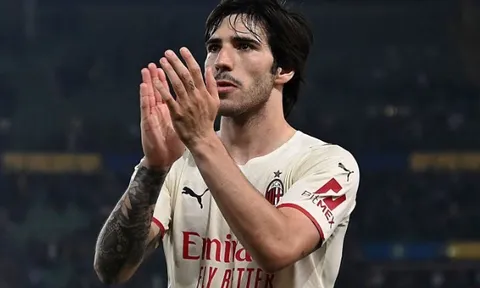 Romano loại 1 cái tên khỏi chuyển nhượng Arsenal