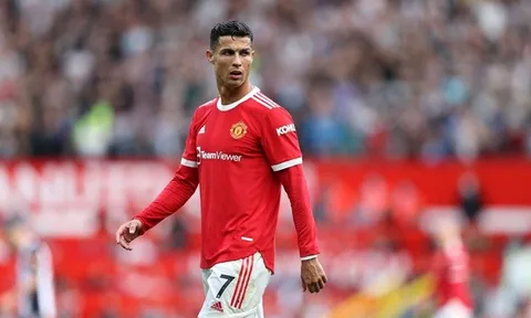 Ronaldo khả năng ra đi, M.U muốn giải cứu sao xịn khỏi Everton