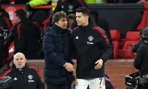 Ronaldo bùng nổ, Conte nói thẳng 1 điều về Man United