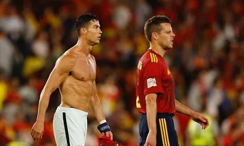 Ronaldo để lộ cơ bắp cực phẩm, tuyển Bồ chật vật trước Tây Ban Nha