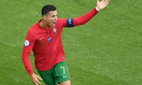 Gary Neville phát cuồng vì khả năng đặc biệt của Cristiano Ronaldo