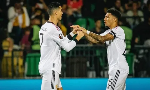 Ronaldo 'giải hạn', M.U có thắng lợi đầu tiên ở Europa League