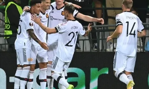 Ronaldo khiến McTominay tạo hình ảnh gây sốt