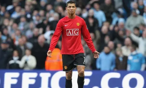 Ronaldo không trở lại M.U là nguyên nhân khiến Sir Alex giải nghệ?