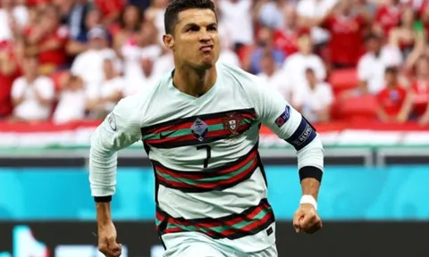 Ronaldo chuộc lỗi, Bồ Đào Nha tạo sức ép lên bảng tử thần
