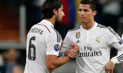 "Ronaldo muốn cá cược vào kết quả, 100 euro hay 1 chai rượu"