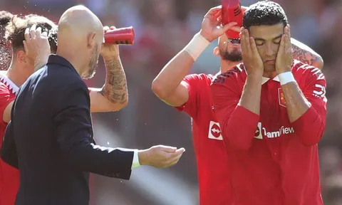 Ronaldo biểu lộ sự thất vọng với Ten Hag ngay trên sân