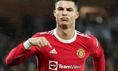 Ronaldo ra điều kiện để ở lại Man United
