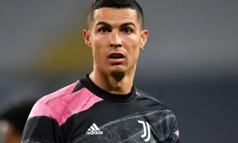 Ronaldo sa lầy tại Juve, HLV tuyển Bồ Đào Nha nói lời thật lòng