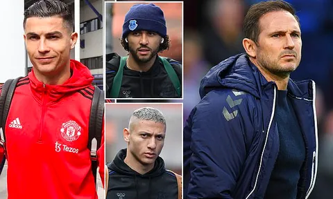 Ronaldo tái xuất; Rashford cán mốc lịch sử
