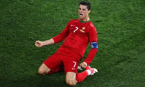Ronaldo và những con số khủng xoay quanh 698 bàn thắng trong sự nghiệp