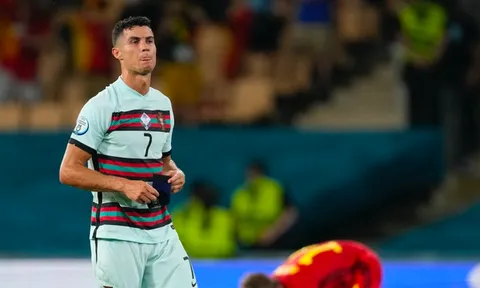 Ronaldo viết tâm thư cảm động chia tay EURO 2020