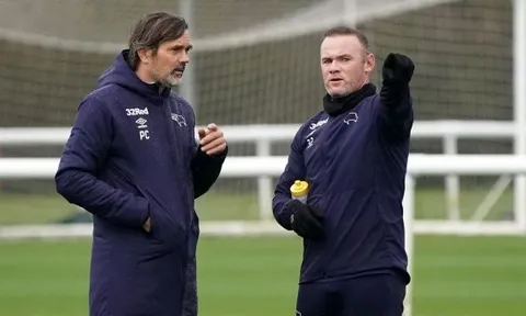 Rooney bất ngờ tiết lộ 3 "ân nhân" tại Man Utd