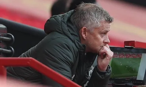 'Họ ném Mourinho xuống gầm xe buýt và sẽ làm như thế với Solskjaer'