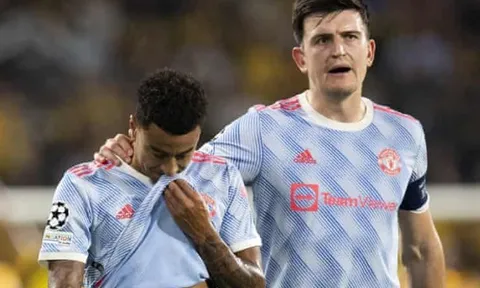 Roy Keane nêu 3 cái tên nên 'cuốn gói' khỏi Old Trafford