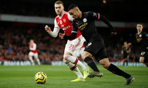 Thua tan nát, NHM Arsenal nổi khùng: "Đó là lỗi của gã rác rưởi ấy"