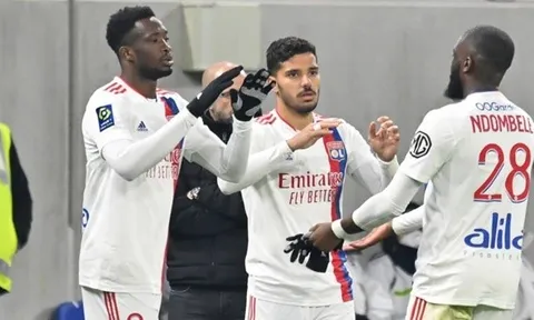 Rũ bùn đứng dậy, "hàng thải" Tottenham bừng tỉnh khi tái xuất Ligue 1