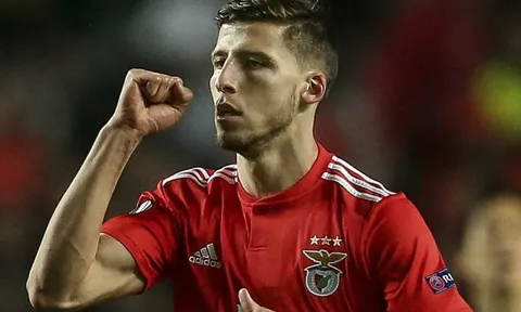 Từ vụ Ruben Dias, nhìn lại những ngôi sao phòng ngự triệu đô dưới thời Pep