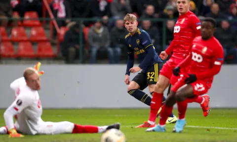 Rượt đuổi ngoạn mục, Arsenal chính thức đi tiếp tại Europa League