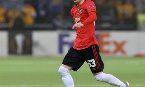Sao trẻ chuyền bóng, tắc bóng siêu hạng, Solskjaer đã có tiền vệ trong mơ?