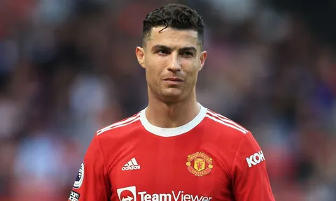 "Sẽ rất khó để Ronaldo thi đấu thêm trận nào cho Man Utd"