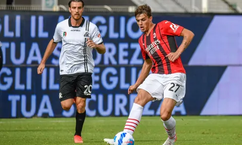 Đá trận ra mắt, con trai Maldini ghi bàn giúp AC Milan chiếm ngôi đầu
