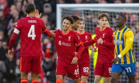 Andy Robertson ca ngợi dàn măng non của Liverpool