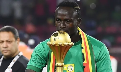 Sadio Mane sẵn sàng rời Liverpool, chờ đề nghị từ 2 Gã khổng lồ