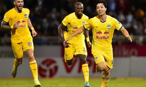 Vòng 11 V-League: Cuộc đua song mã; Tuyển thủ quốc gia tỏa sáng