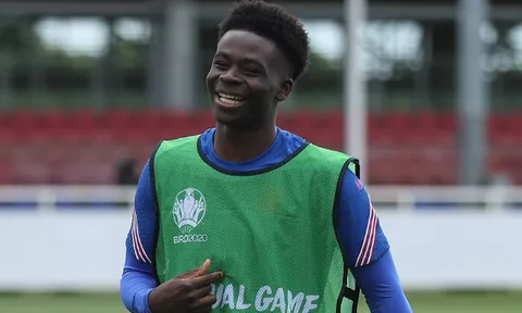 Saka ngồi dự bị ở ĐT Anh, CĐV Arsenal bất ngờ cảm ơn Southgate
