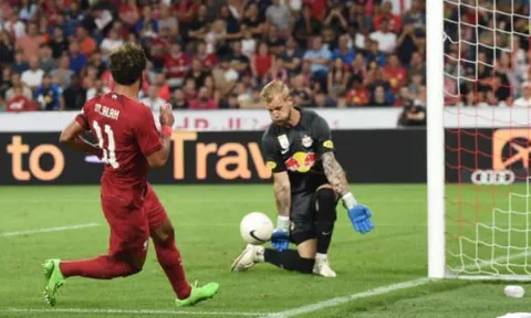 Salah, Diaz chào thua trước 'người nhện' Salzburg