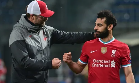 Salah mắc Covid vì dự đám cưới, Klopp nói gì?