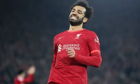 Salah sút dội cột 2 lần trong trận thua của Liverpool
