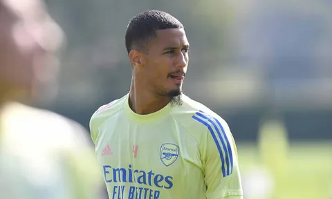 'Tôi đã làm trái ý Arsenal và quyết định ra nước ngoài'