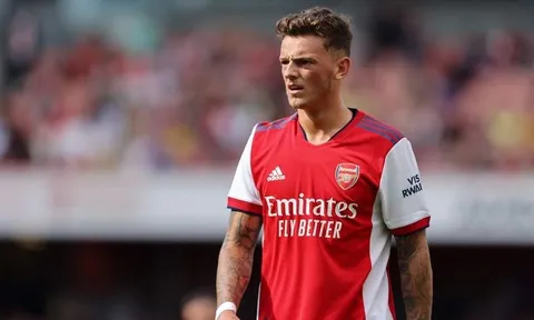 Sao Arsenal văng tục khi thua Liverpool