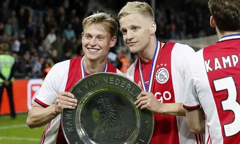Sao Barca: Van de Beek đã hỏi ý tôi trước khi quyết định đến Man Utd