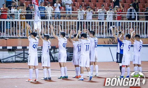 Sao HAGL có hành động đặc biệt, tri ân NHM sau khi chính thức trụ hạng V-League