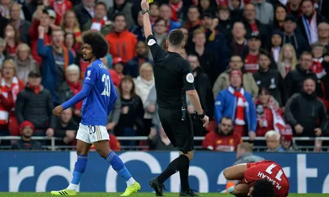 Sao Leicester bị lăng mạ, Liverpool lại khổ?