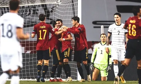 Sao Man City lập hat-trick, Tây Ban Nha 'thảm sát' Đức không tưởng