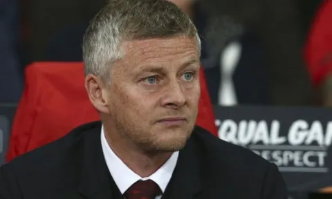 Sao Man Utd bị chê bai tệ hại, ruồng rẫy trên phiên chợ hè 2021