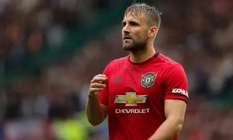Sao Man Utd 'chơi sộp', cả trung tâm Carrington được dịp mở hội