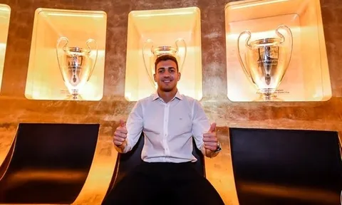 Sao Man Utd hạnh phúc khi chứng kiến 7 danh hiệu Champions League của Milan